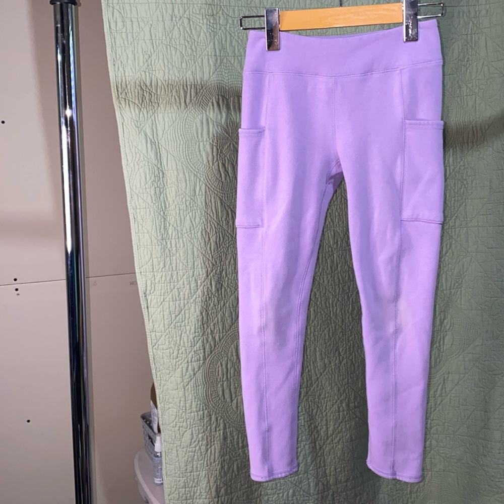 ROOTS KIDS, Girls SweatPants, Purple,(Size M), Side Pockets, Cozy, Casual, Used.